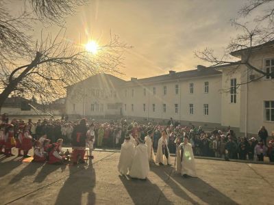 Коледен благотворителен базар в  НУ "Неделя Петкова" 2