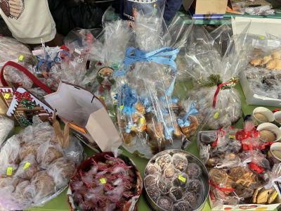 Коледен благотворителен базар в  НУ "Неделя Петкова" 9
